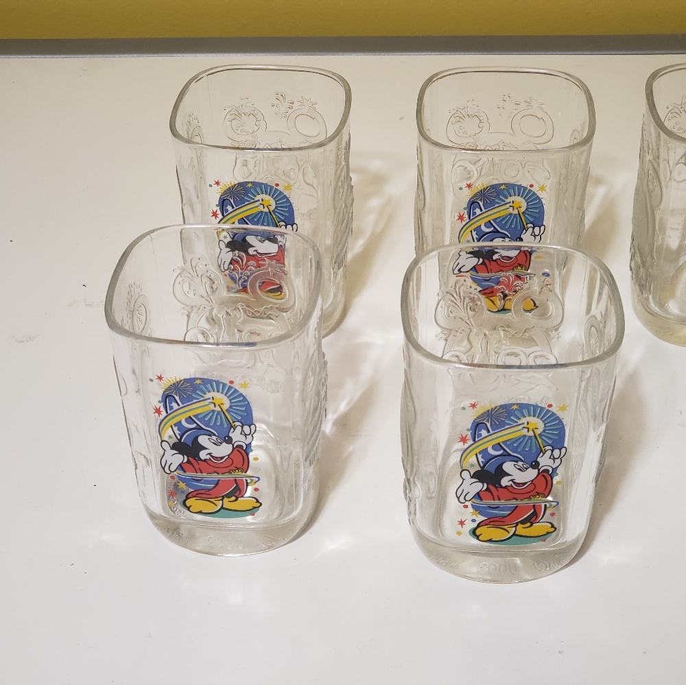 Disney cups - Picture 6 of 6